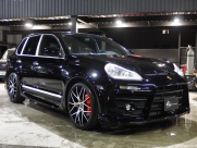 ポルシェ&nbsp;カイエン&nbsp;V6　左ハンドル　パノラマルーフ　EUR-GTフルエアロ&nbsp;中古車