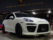 ポルシェ カイエン S　EUR-GTフルエアロ　ディーラー車　左ハンドル　 中古車