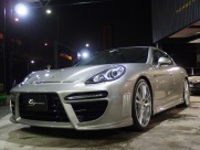 ポルシェ&nbsp;パナメーラ&nbsp;S　EUR-GTフルエアロ　ディーラー車　右ハンドル　&nbsp;中古車