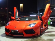 ランボルギーニ アヴェンタドール LP700-4　ディーラー車　ロエンエアロ　外マフラー 中古車