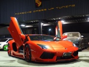 ランボルギーニ アヴェンタドール LP700-4　ディーラー車　ロエンエアロ　外マフラー 中古車