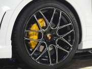 ポルシェ&nbsp;カイエン&nbsp;V6　EUR-GTフルエアロ　ディーラー車　右ハンドル　&nbsp;中古車