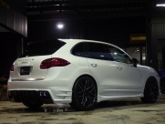 ポルシェ&nbsp;カイエン&nbsp;V6　EUR-GTフルエアロ　ディーラー車　右ハンドル　&nbsp;中古車