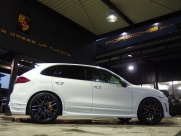 ポルシェ&nbsp;カイエン&nbsp;V6　EUR-GTフルエアロ　ディーラー車　右ハンドル　&nbsp;中古車