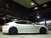 ポルシェ&nbsp;パナメーラ&nbsp;４S　正規ディーラー車　EUR-GTフルエアロ　オプション多数！&nbsp;中古車