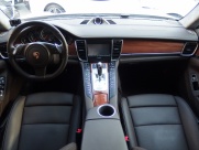 ポルシェ パナメーラ ターボ　スポーツクロノパッケージ　正規ディーラー車 中古車