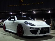 ポルシェ パナメーラ ターボ　スポーツクロノパッケージ　正規ディーラー車 中古車