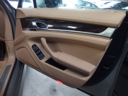 ポルシェ&nbsp;パナメーラ&nbsp;4　2011年モデル　正規ディーラー車　ワンオーナー&nbsp;中古車