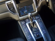 ポルシェ マカン 正規ディーラー車　新車保証対象車　ワンオーナー 中古車