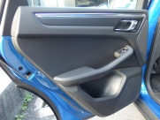 ポルシェ マカン 正規ディーラー車　新車保証対象車　ワンオーナー 中古車