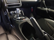 アウディ R8 V10 5.2L 正規ディーラー車 左ハンドル 中古車