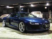 アウディ R8 4.2 FSI クアトロ　正規ディーラー車　左ハンドル 中古車