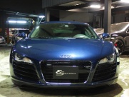 アウディ R8 4.2 FSI クアトロ　正規ディーラー車　左ハンドル 中古車