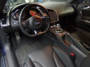 アウディ R8 4.2 FSI クアトロ　正規ディーラー車　左ハンドル 中古車