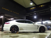 ポルシェ&nbsp;パナメーラ&nbsp;4 正規ディーラー車　EUR-GTフルエアロ 2011年モデル&nbsp;中古車