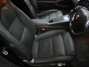 ポルシェ 911(Type991) カレラ4　正規ディーラー車　右ハンドル　ワンオーナー 中古車