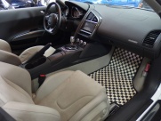 アウディ R8 4.2 FSI クアトロ　正規ディーラー車　左ハンドル 　社外可変バルブマフラー 中古車