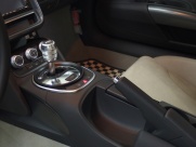 アウディ R8 4.2 FSI クアトロ　正規ディーラー車　左ハンドル 　社外可変バルブマフラー 中古車