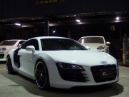 アウディ R8 4.2 FSI クアトロ　正規ディーラー車　左ハンドル 　社外可変バルブマフラー 中古車