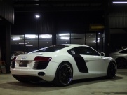 アウディ R8 4.2 FSI クアトロ　正規ディーラー車　左ハンドル 　社外可変バルブマフラー 中古車