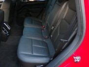 ポルシェ カイエン V6　正規ディーラー車　右ハンドル　サンルーフ　ローダウン 中古車