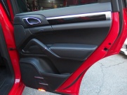 ポルシェ カイエン V6　正規ディーラー車　右ハンドル　サンルーフ　ローダウン 中古車