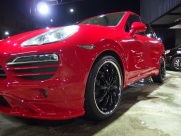 ポルシェ カイエン V6　正規ディーラー車　右ハンドル　サンルーフ　ローダウン 中古車