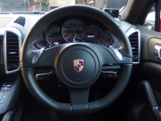 ポルシェ カイエン V6　正規ディーラー車　右ハンドル　サンルーフ　ローダウン 中古車