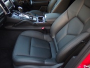 ポルシェ カイエン V6　正規ディーラー車　右ハンドル　サンルーフ　ローダウン 中古車