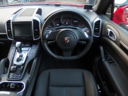 ポルシェ カイエン V6　正規ディーラー車　右ハンドル　サンルーフ　ローダウン 中古車