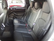 ポルシェ カイエン V6 正規ディーラー車 右ハンドル 中古車