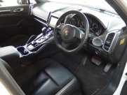 ポルシェ カイエン V6 正規ディーラー車 右ハンドル 中古車