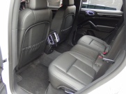 ポルシェ カイエン V6 右ハンドル ＥＵＲ-ＧＴ 正規ディーラー車 中古車