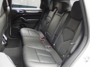 ポルシェ カイエン V6 右ハンドル ＥＵＲ-ＧＴ 正規ディーラー車 中古車