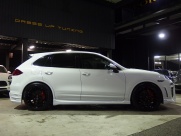 ポルシェ カイエン V6 右ハンドル ＥＵＲ-ＧＴ 正規ディーラー車 中古車