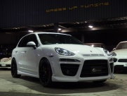 ポルシェ カイエン V6 右ハンドル ＥＵＲ-ＧＴ 正規ディーラー車 中古車