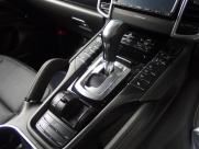 ポルシェ カイエン V6 右ハンドル ＥＵＲ-ＧＴ 正規ディーラー車 中古車