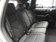 ポルシェ カイエン V6 右ハンドル ＥＵＲ-ＧＴ 正規ディーラー車 中古車