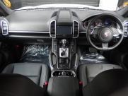 ポルシェ カイエン V6 右ハンドル ＥＵＲ-ＧＴ 正規ディーラー車 中古車