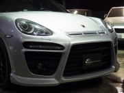 ポルシェ&nbsp;カイエン&nbsp;ターボ ＥＵＲ-ＧＴ 正規ディーラー車 左ハンドル&nbsp;中古車