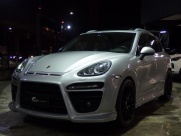 ポルシェ&nbsp;カイエン&nbsp;ターボ ＥＵＲ-ＧＴ 正規ディーラー車 左ハンドル&nbsp;中古車