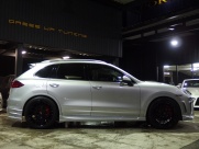 ポルシェ&nbsp;カイエン&nbsp;ターボ ＥＵＲ-ＧＴ 正規ディーラー車 左ハンドル&nbsp;中古車