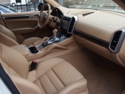 ポルシェ&nbsp;カイエン&nbsp;ターボ 左ハンドル パノラマサンルーフ&nbsp;中古車