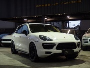 ポルシェ&nbsp;カイエン&nbsp;ターボ 左ハンドル パノラマサンルーフ&nbsp;中古車