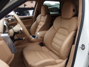 ポルシェ&nbsp;カイエン&nbsp;ターボ 左ハンドル パノラマサンルーフ&nbsp;中古車