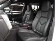 ポルシェ カイエン 正規ディーラー車 右ハンドル EUR-GT 中古車