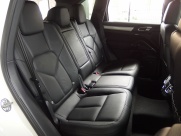 ポルシェ カイエン 正規ディーラー車 右ハンドル EUR-GT 中古車