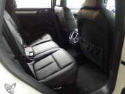 ポルシェ カイエン 正規ディーラー車 右ハンドル EUR-GT 中古車