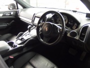 ポルシェ カイエン 正規ディーラー車 右ハンドル EUR-GT 中古車