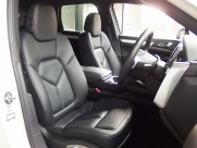 ポルシェ カイエン 正規ディーラー車 右ハンドル EUR-GT 中古車